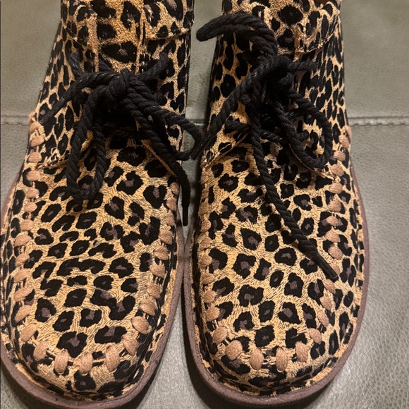 Justin Boots Cheetah Leopard Pattern Ankle Book, Size 8.5 - Picture 2 of 10